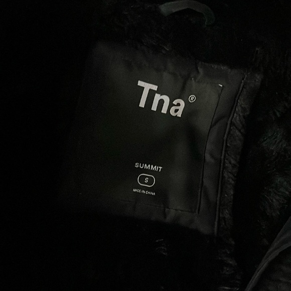 Aritzia summit parka - Picture 2 of 6